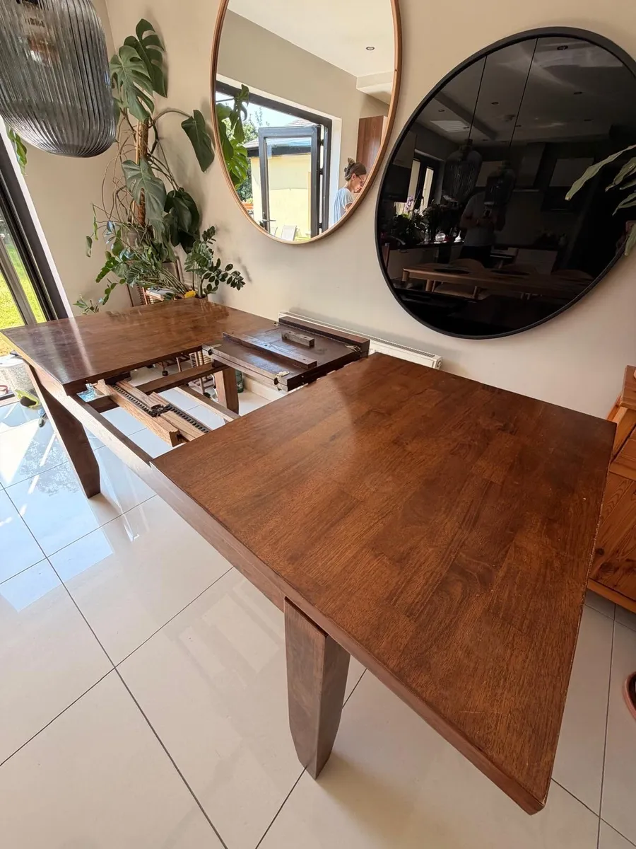 Table and  8 free chairs - Image 3