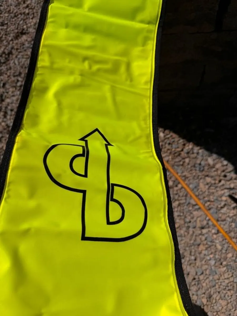 Surface marker buoy (SMB) with integrated cylinder - Image 2