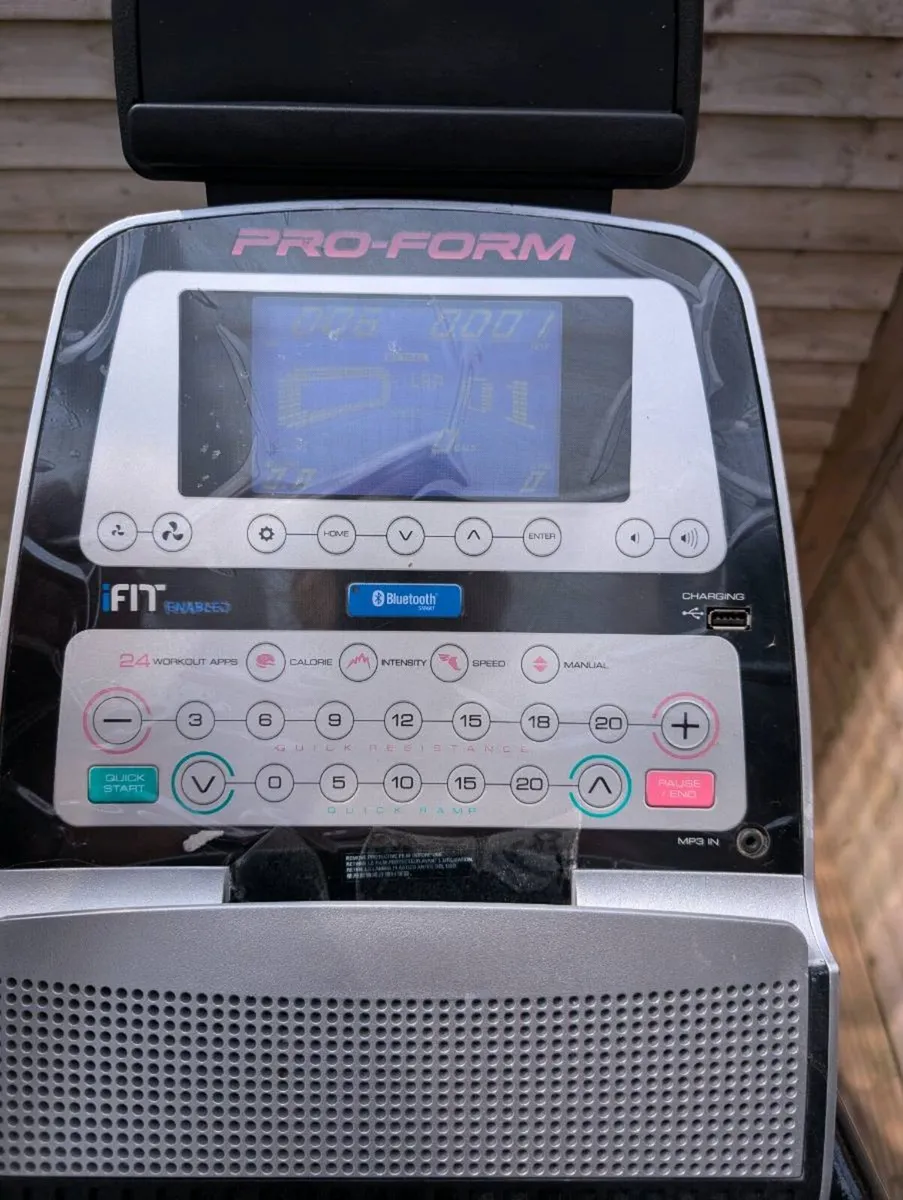 York Fitness Endurance 720E cross trainer - Image 1