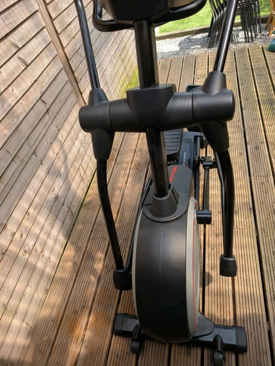 York Fitness Endurance 720E cross trainer - Image 2