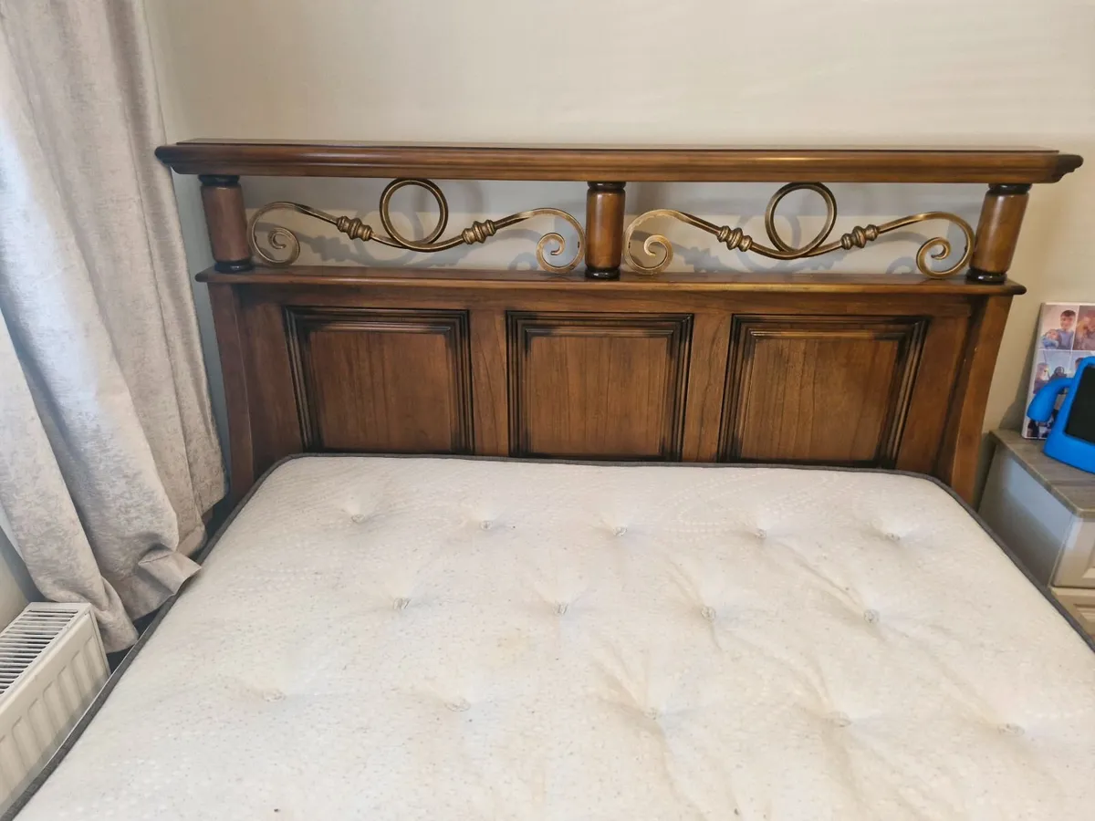 King size bed. And mattress - Image 2