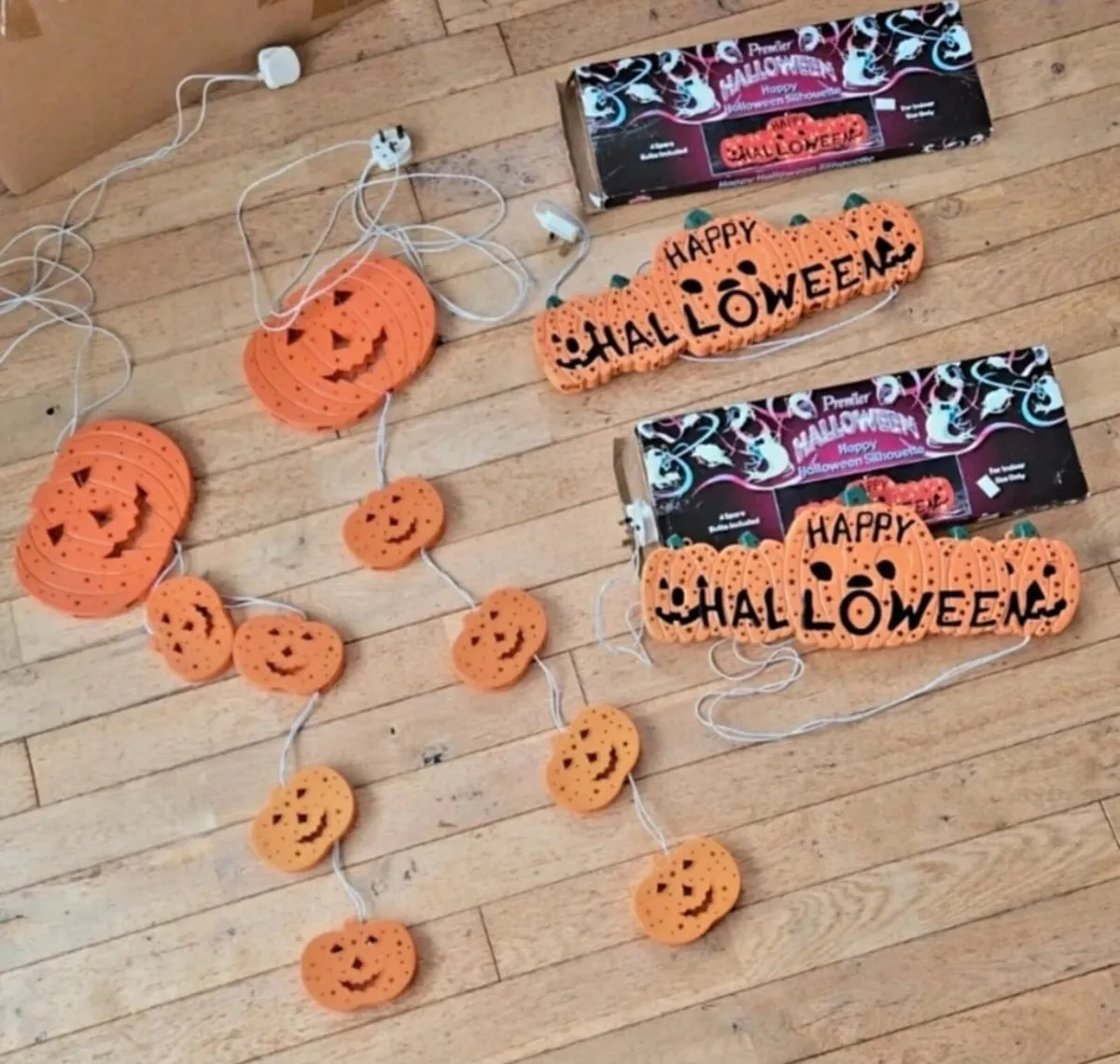 Halloween decorations - Image 1