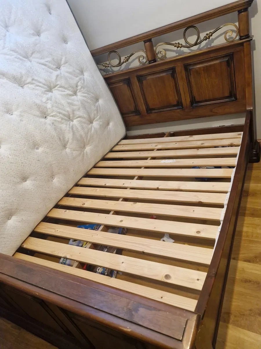 King size bed. And mattress - Image 4