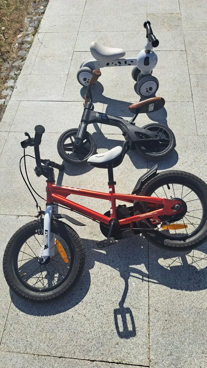 Toddlers and junior Boys bikes x 3 - Image 1