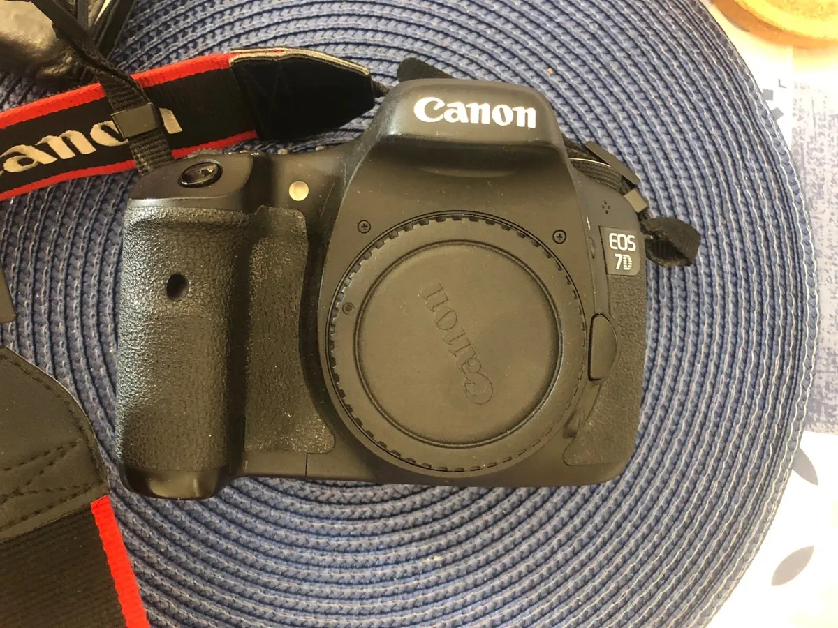 Canon camera - Image 1