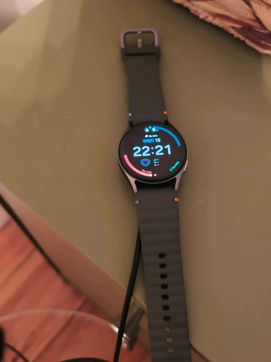 Samsung Galaxy Watch 7 - Image 1