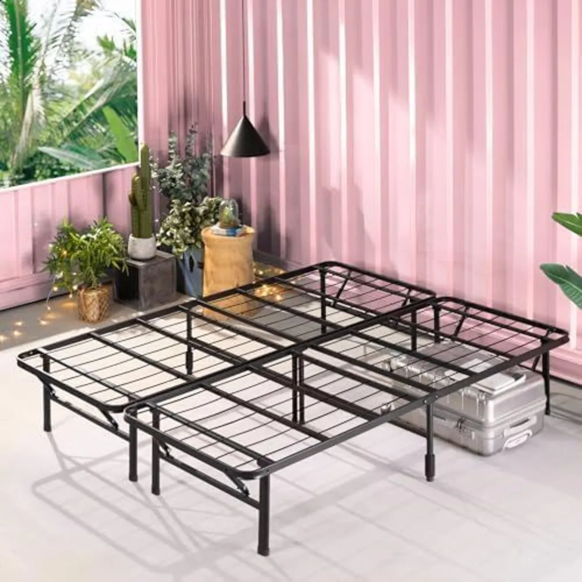 Folding Guest Bed Frame King (150 x 200 cm) - Image 1