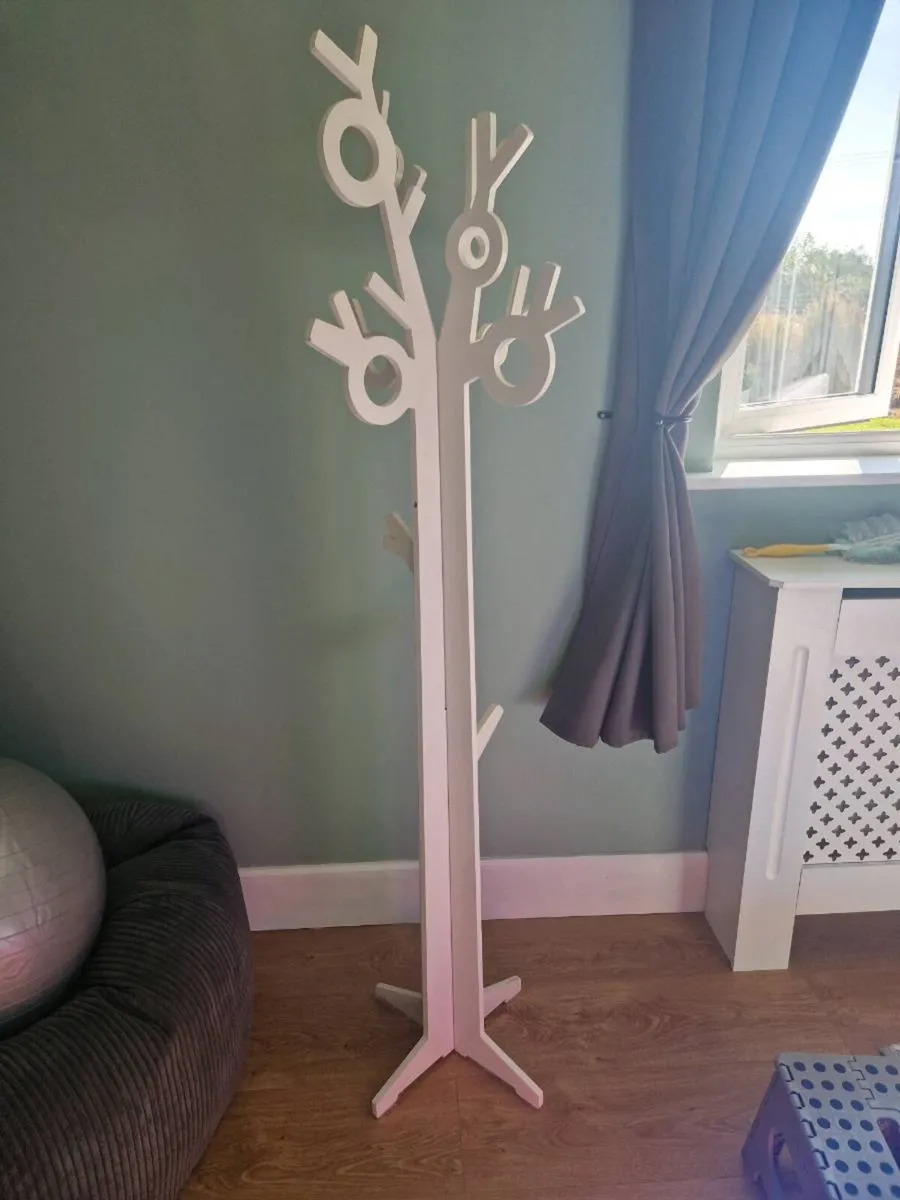 Kids wooden coat stand