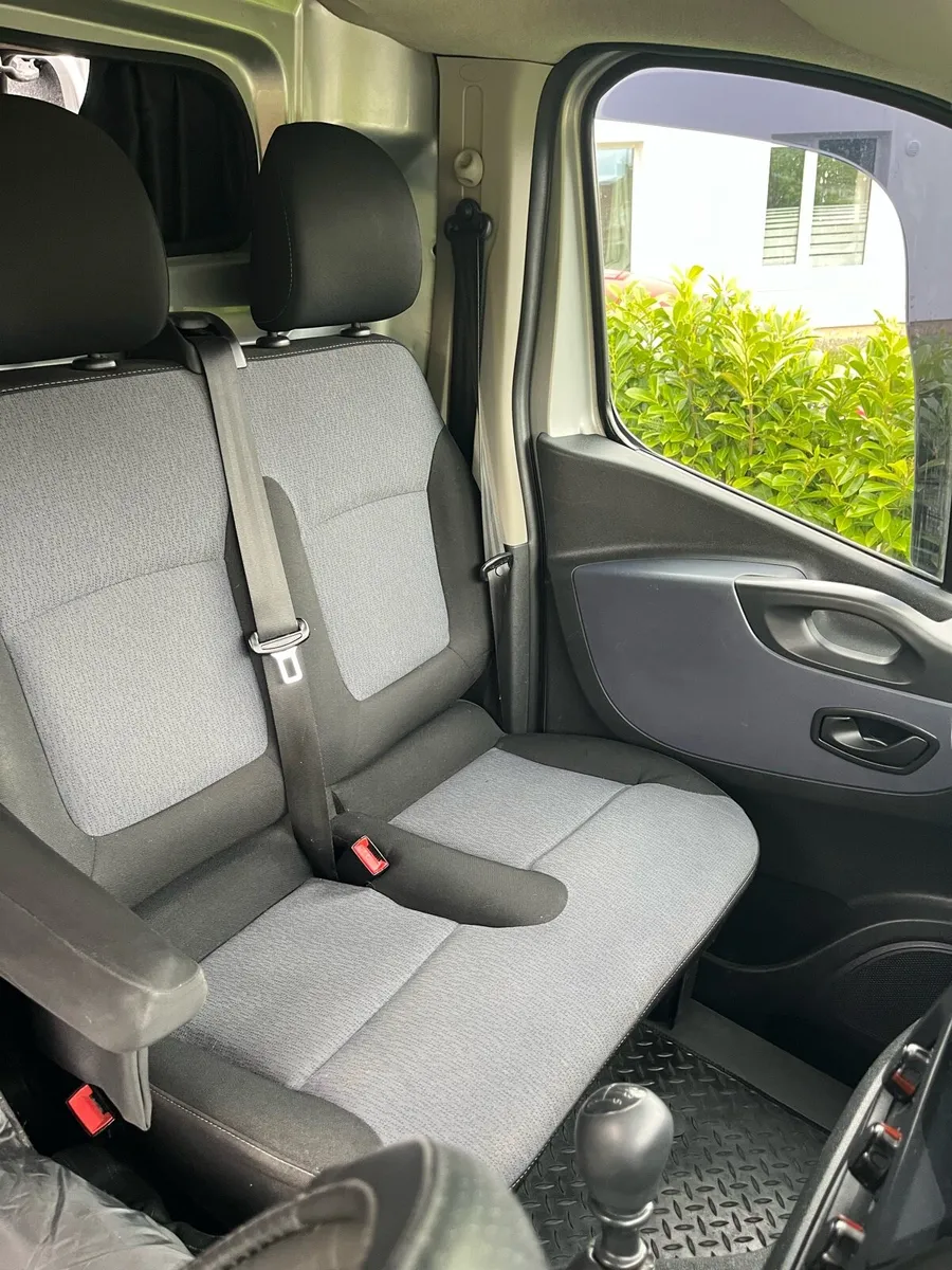 basic camper van - Image 3