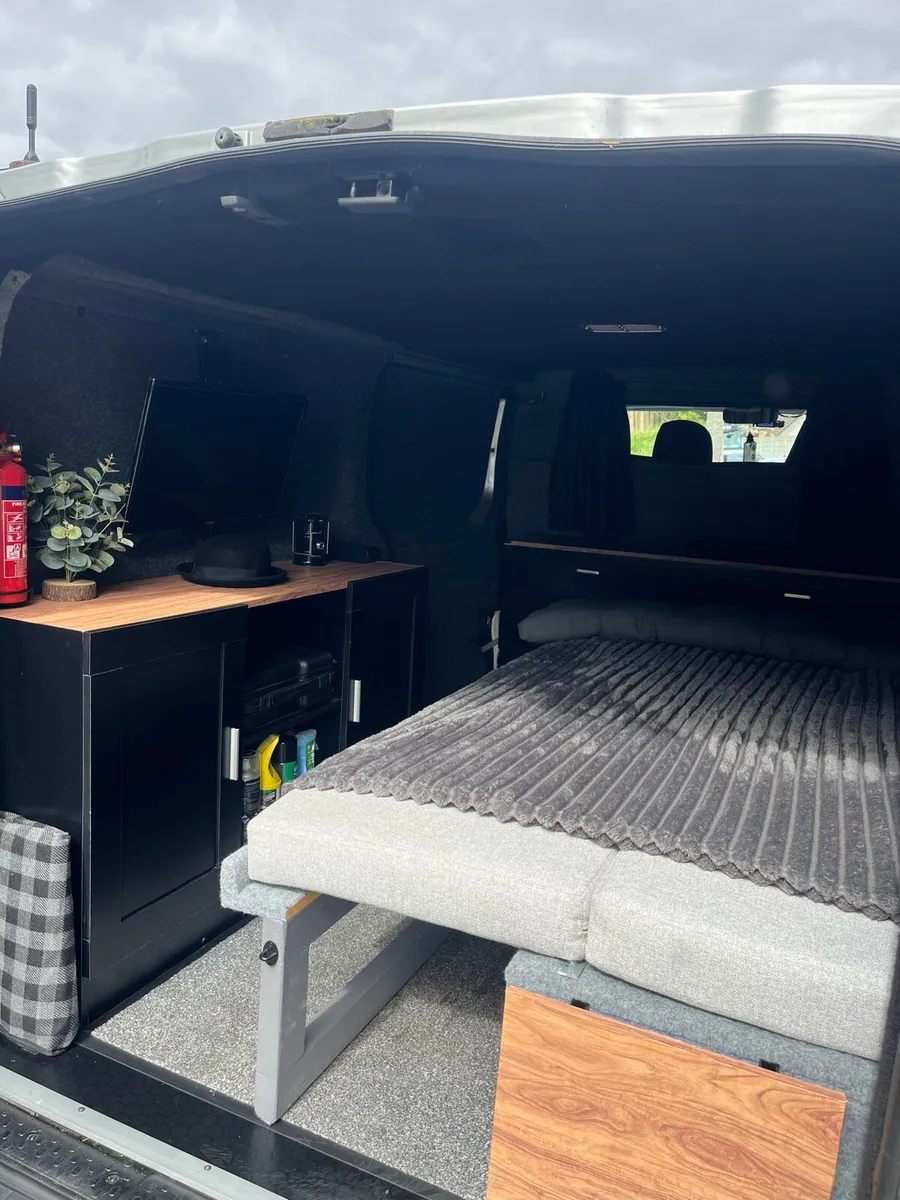 basic camper van - Image 4