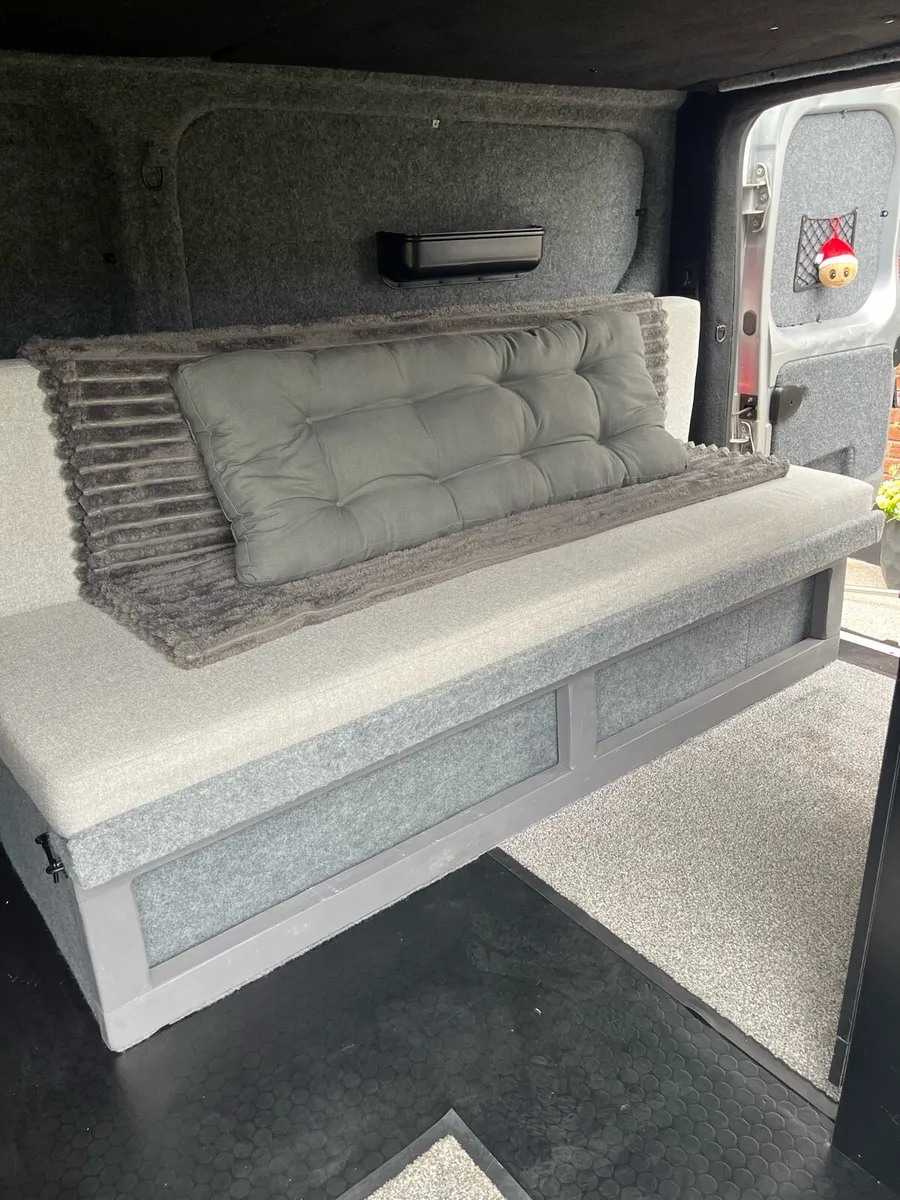 basic camper van - Image 4