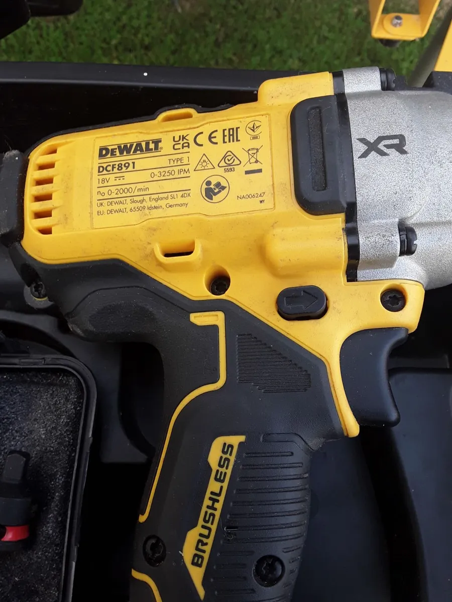 Dewalt 1/2 impact guns - Image 3