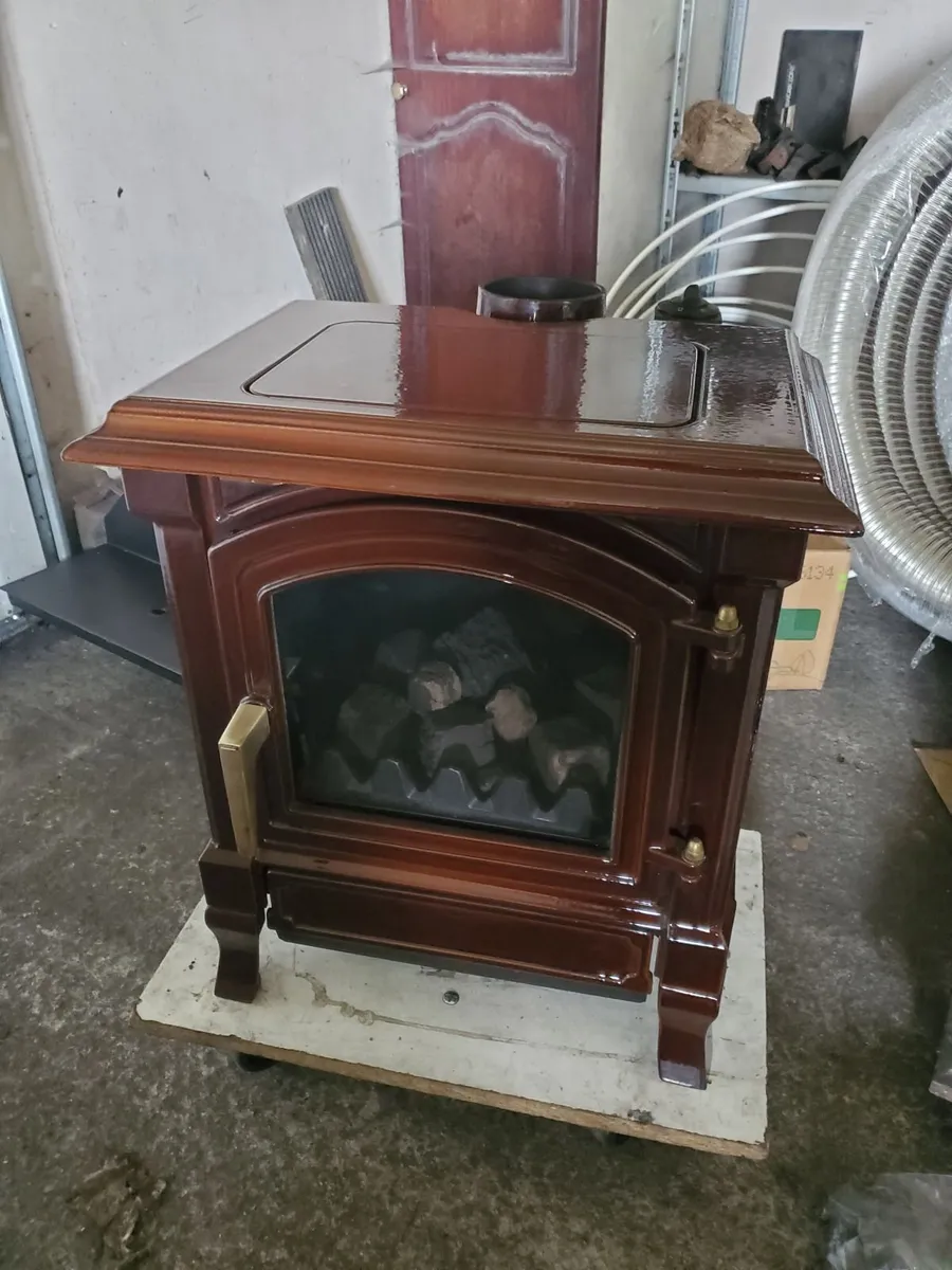 Nestor Martin 5kw oil stove new condition - Image 4