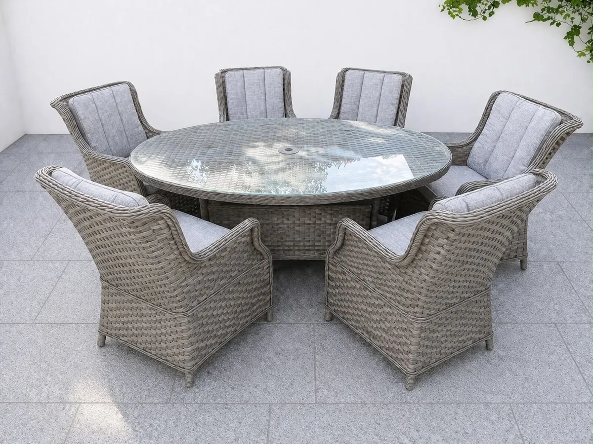 6 seat set oval rattan set with chairs & cushions - Image 1