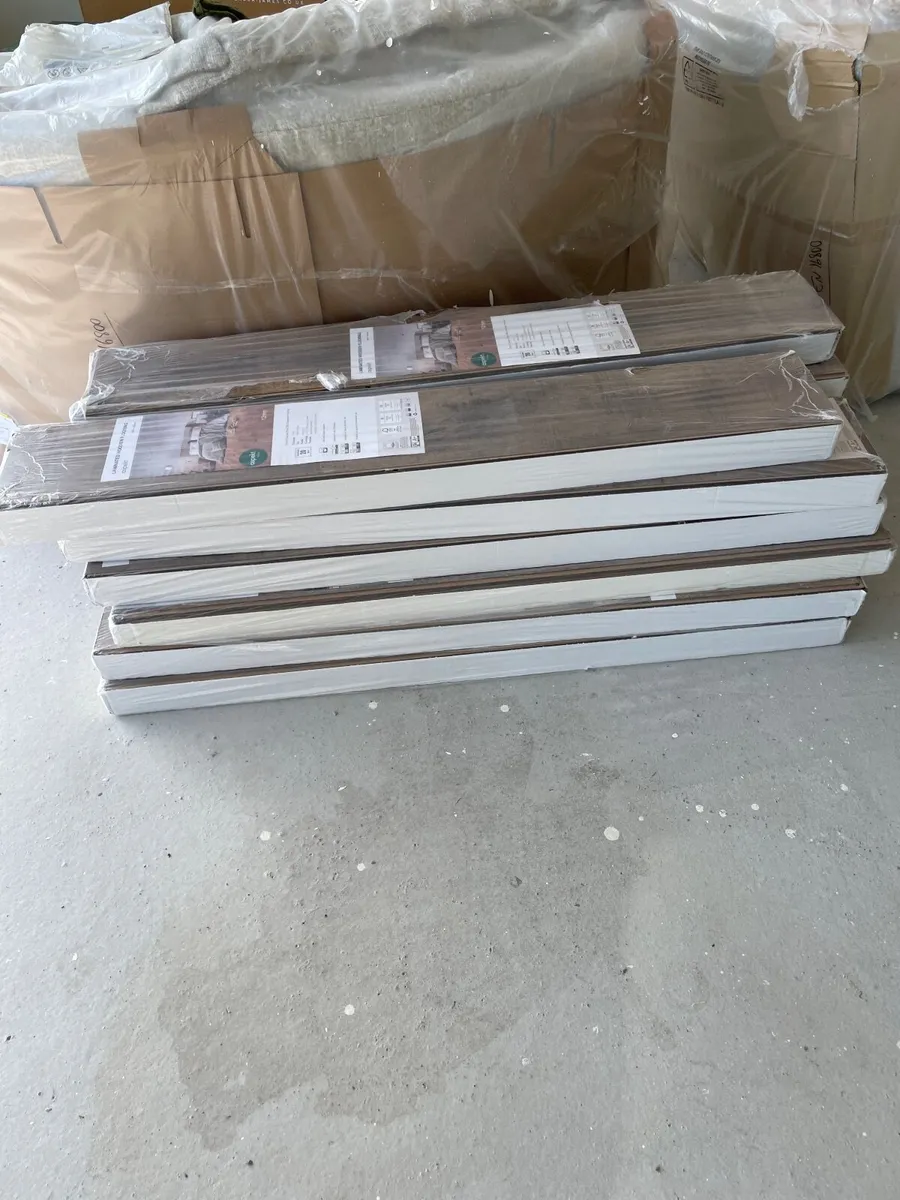 Laminate flooring new ( 37 boxes) - Image 1