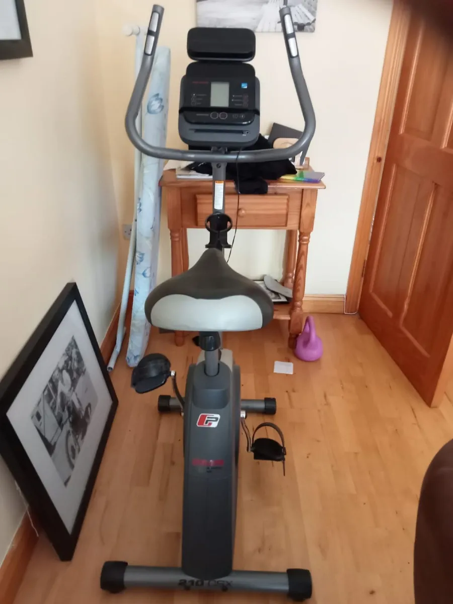 Exercise bike - Image 1