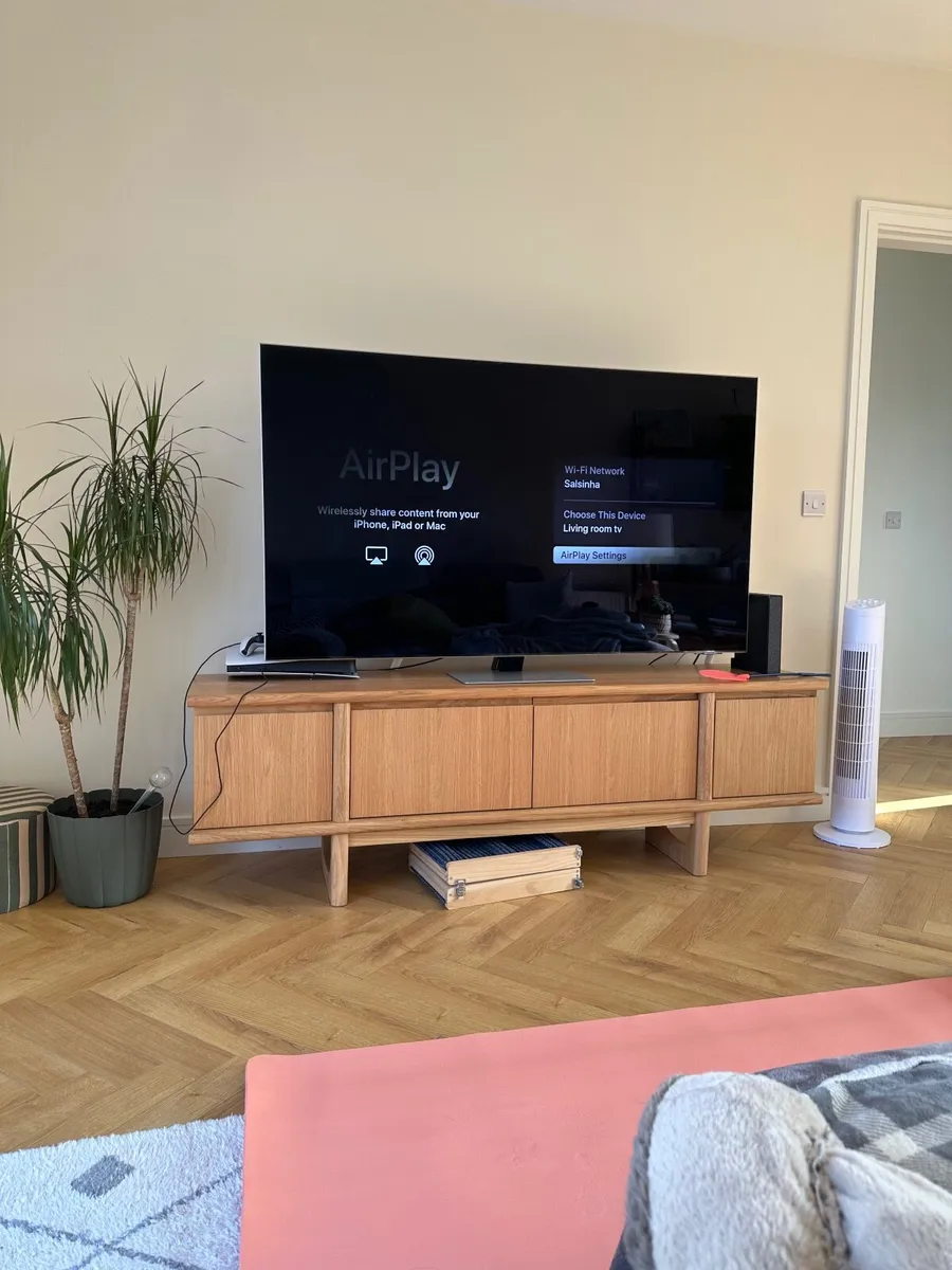 Tv stand - Image 1