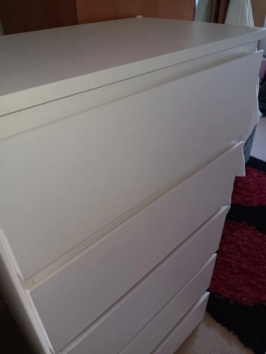 Chest of drawers - Image 1