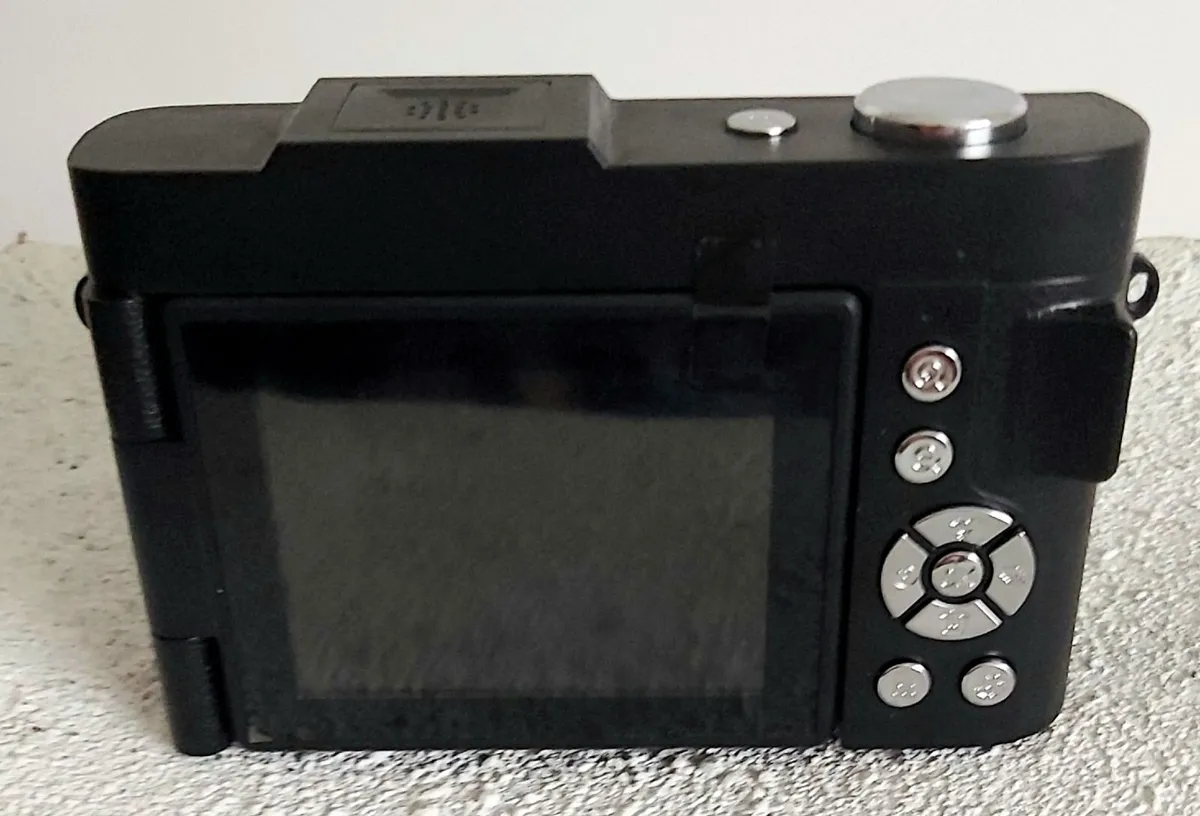 Digital camera New - Image 1