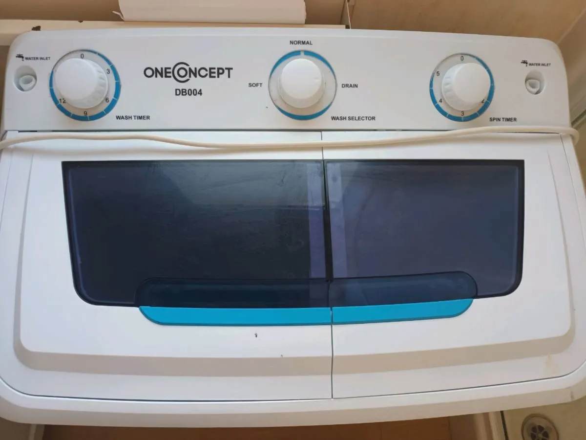 Camping washing machine with spinner - Image 1