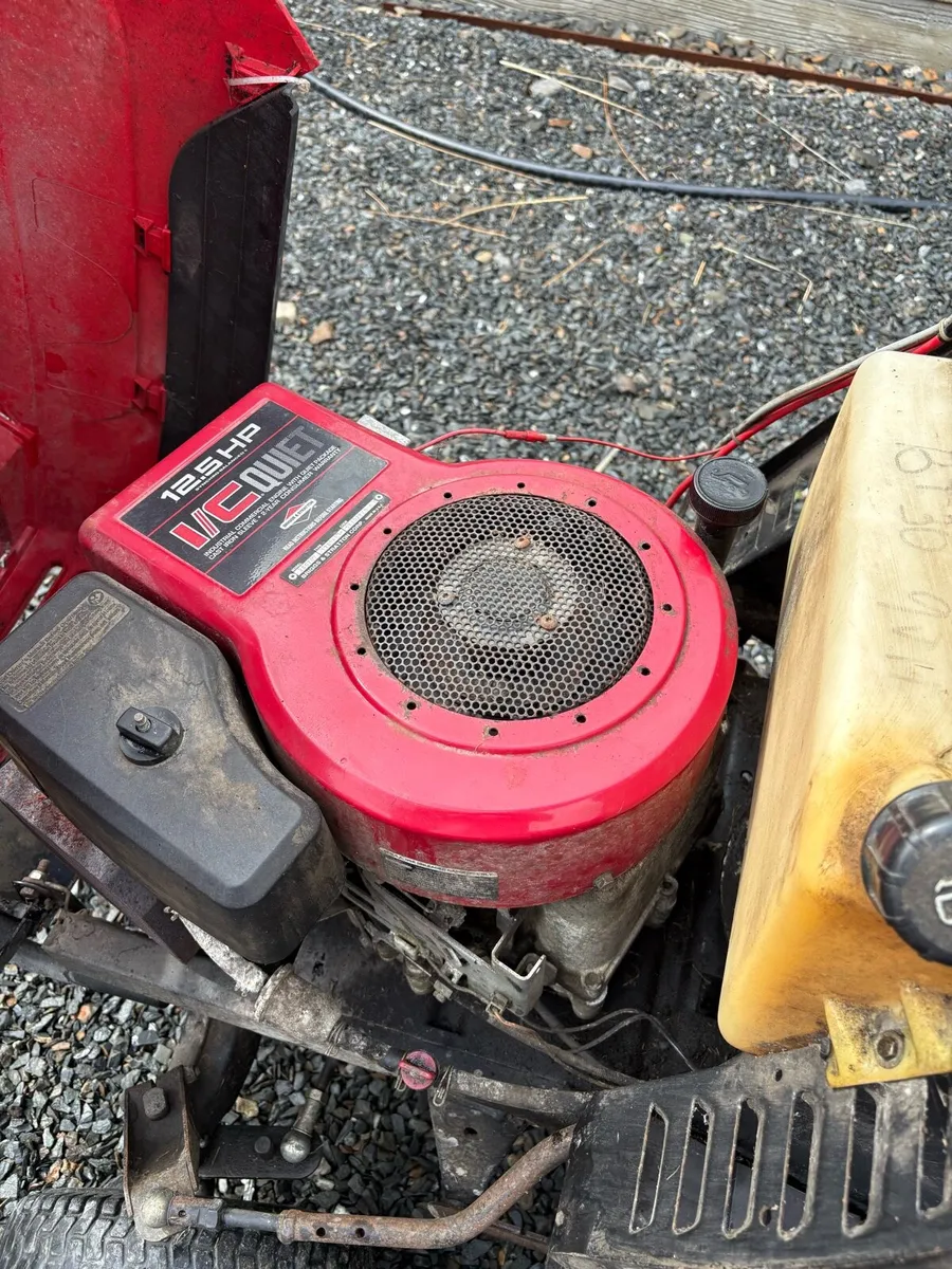 Ride on mower - Image 2