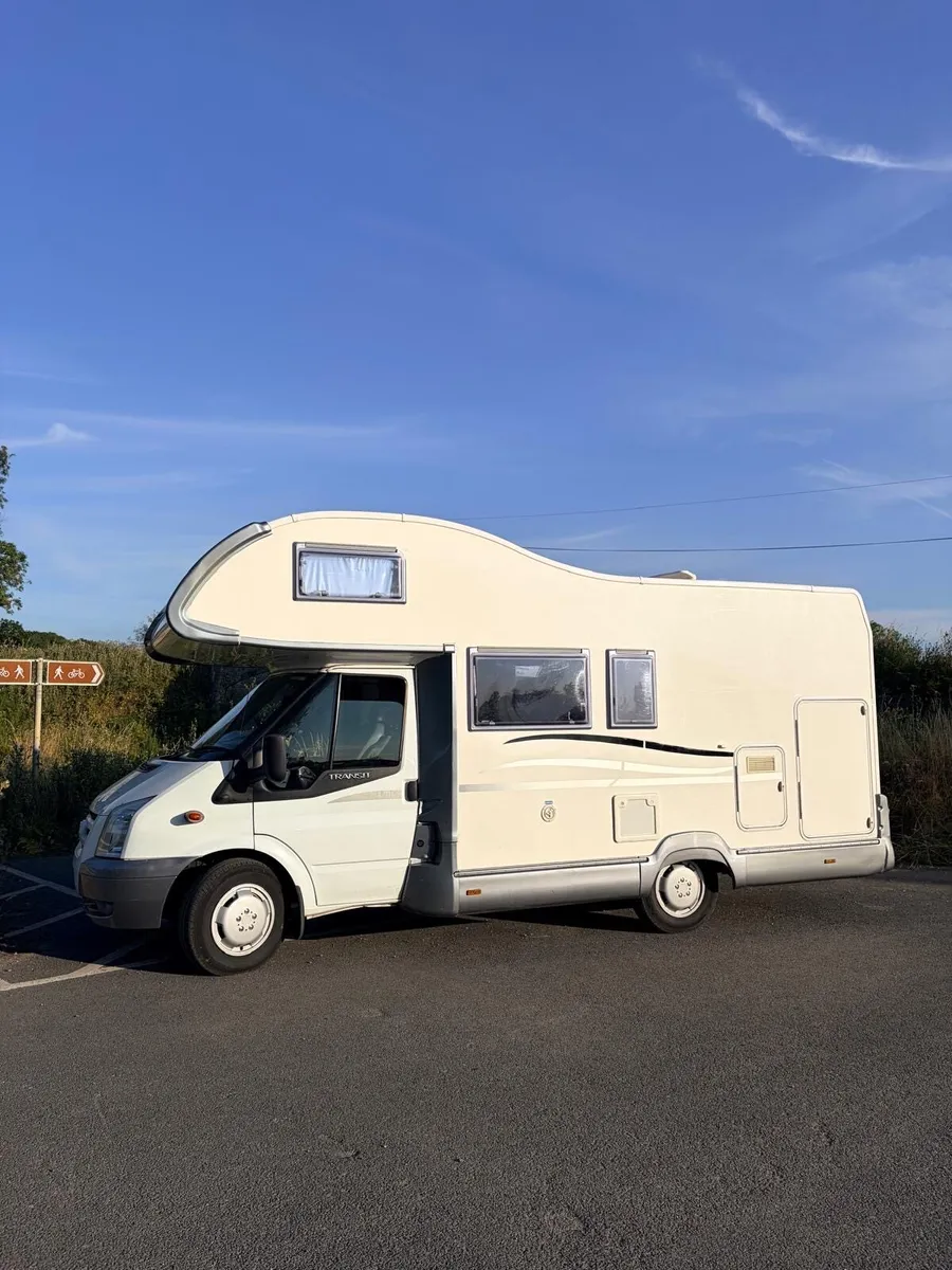 2009 RH Drive 5 berth auto- roller team - Image 1