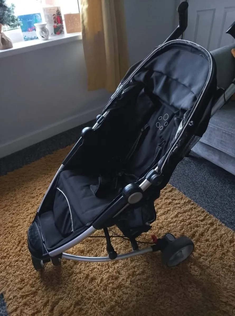 Stroller - lightweight, wide seat with raincover - Image 1
