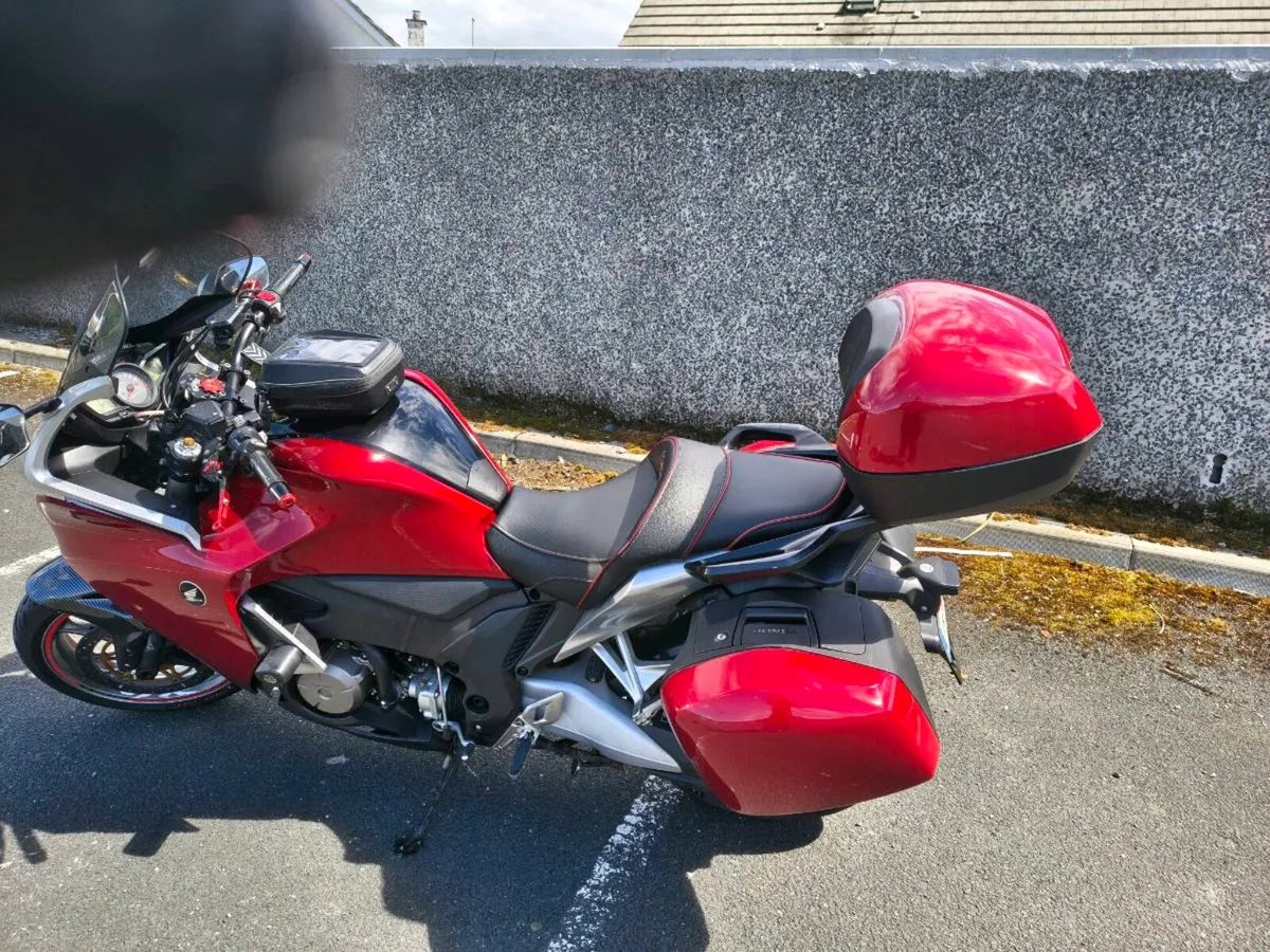2012 Vfr1200f - Image 2