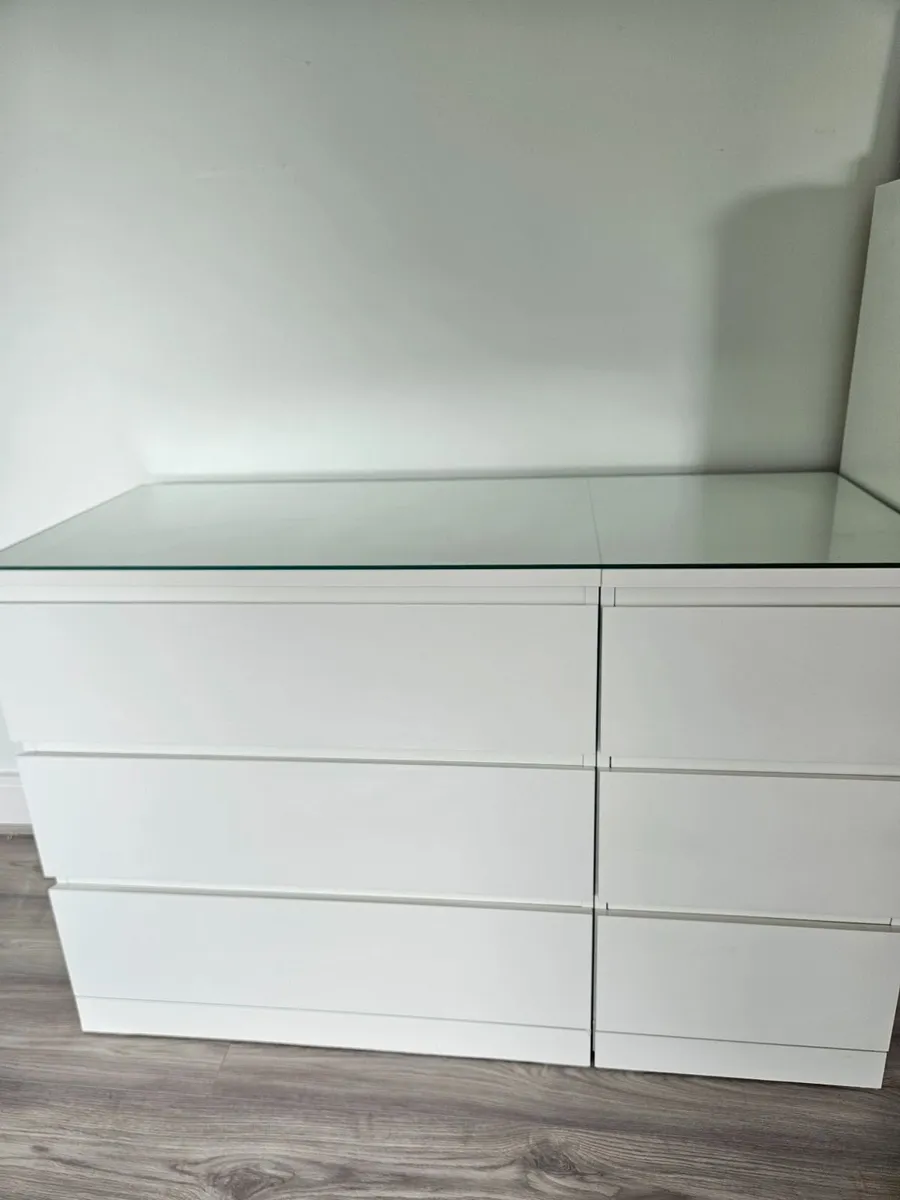 Chest of drawers with custom made glass top - Image 1