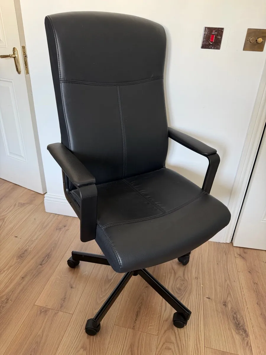 Desk chair