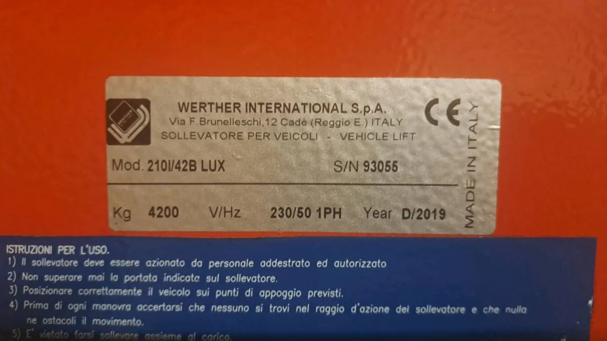 2 post car lift. Never used - Image 2