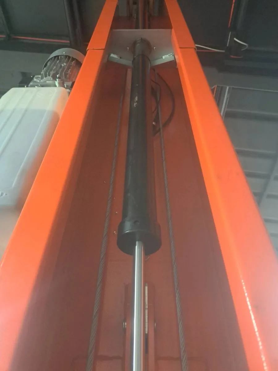 2 post car lift. Never used - Image 3