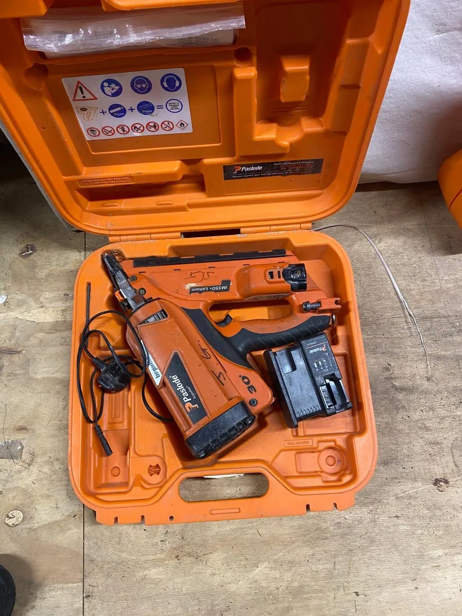 Nail gun