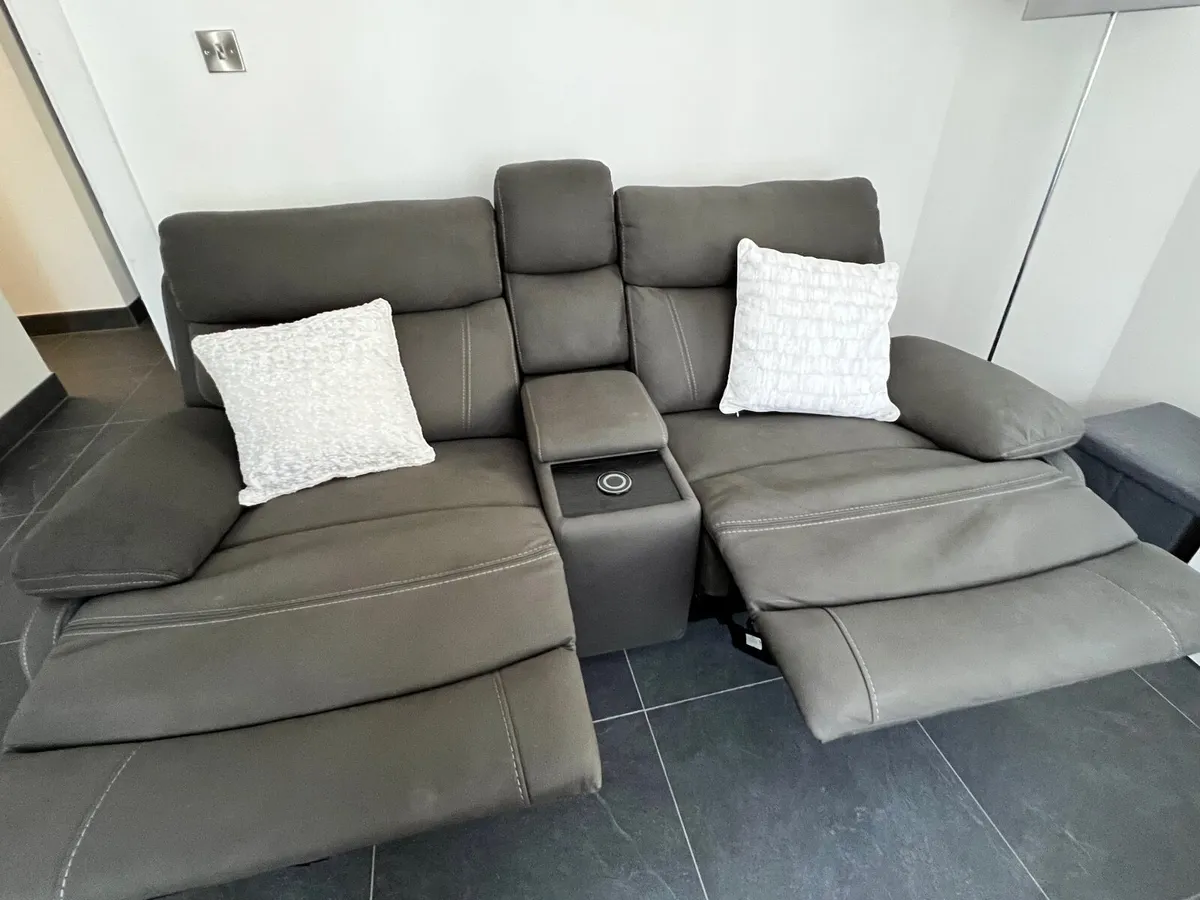 Electric recliner couch - Image 2