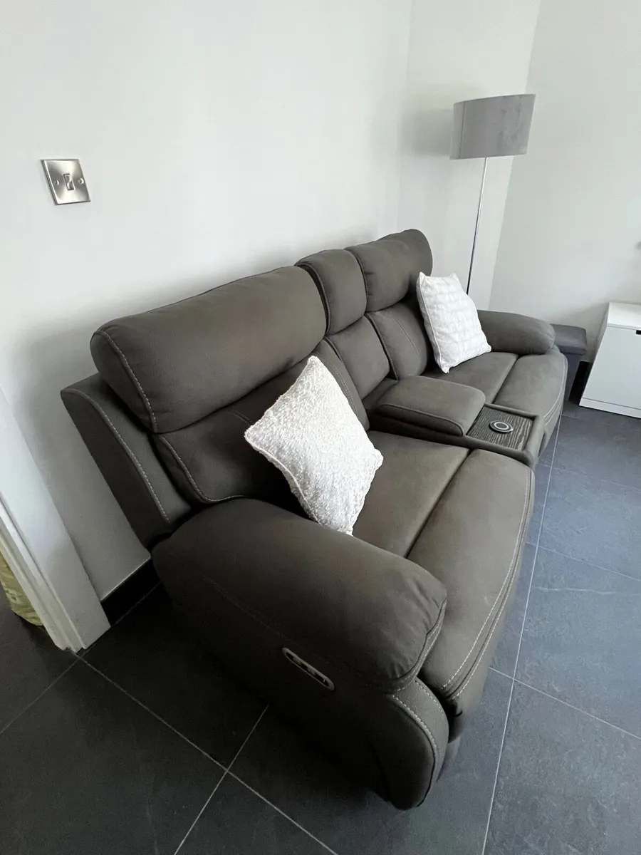Electric recliner couch - Image 4