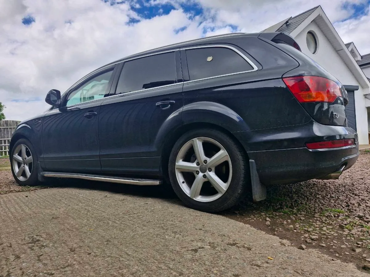 Audi q7  s line quattro crew cab  237 bhp - Image 1