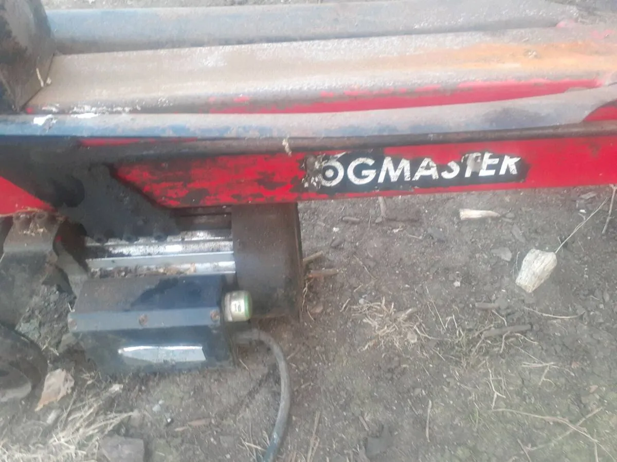 Log splitter - Image 1