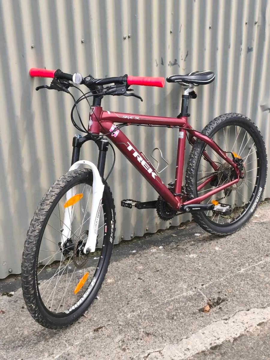 girls mountain bike - Image 1