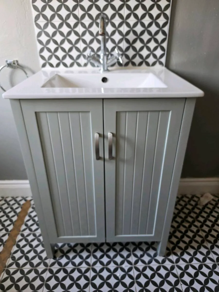3x Grey bathroom vanity unit with ceramic basin - Image 2