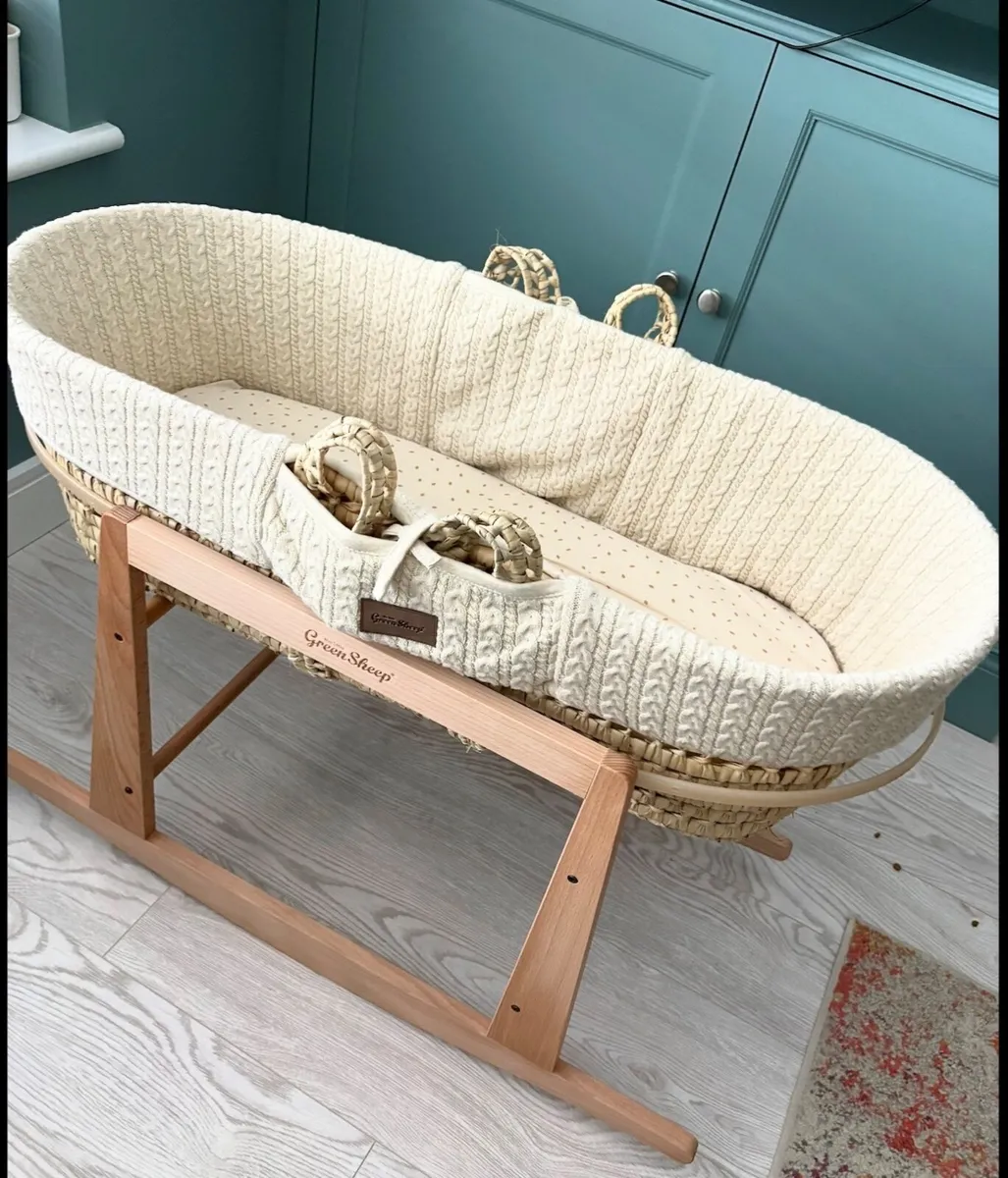 Green sheep moses basket