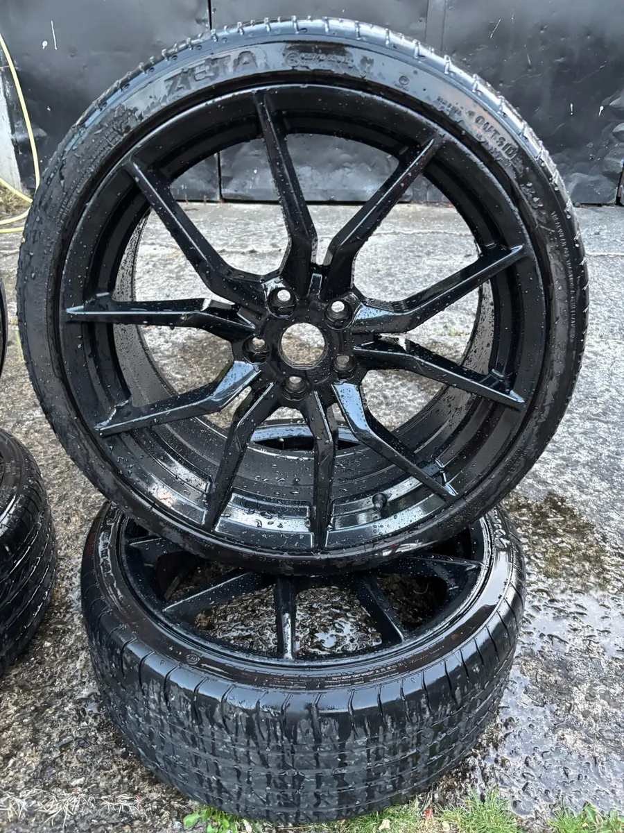 19” black rs focus alloys - Image 1