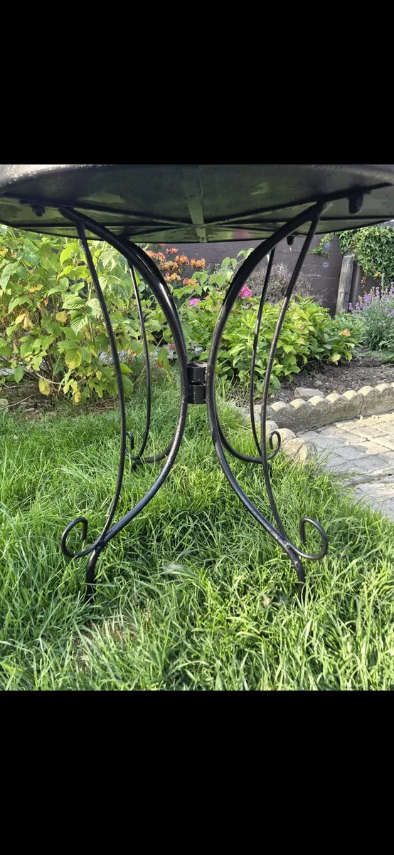 Mosaic garden table - Image 2