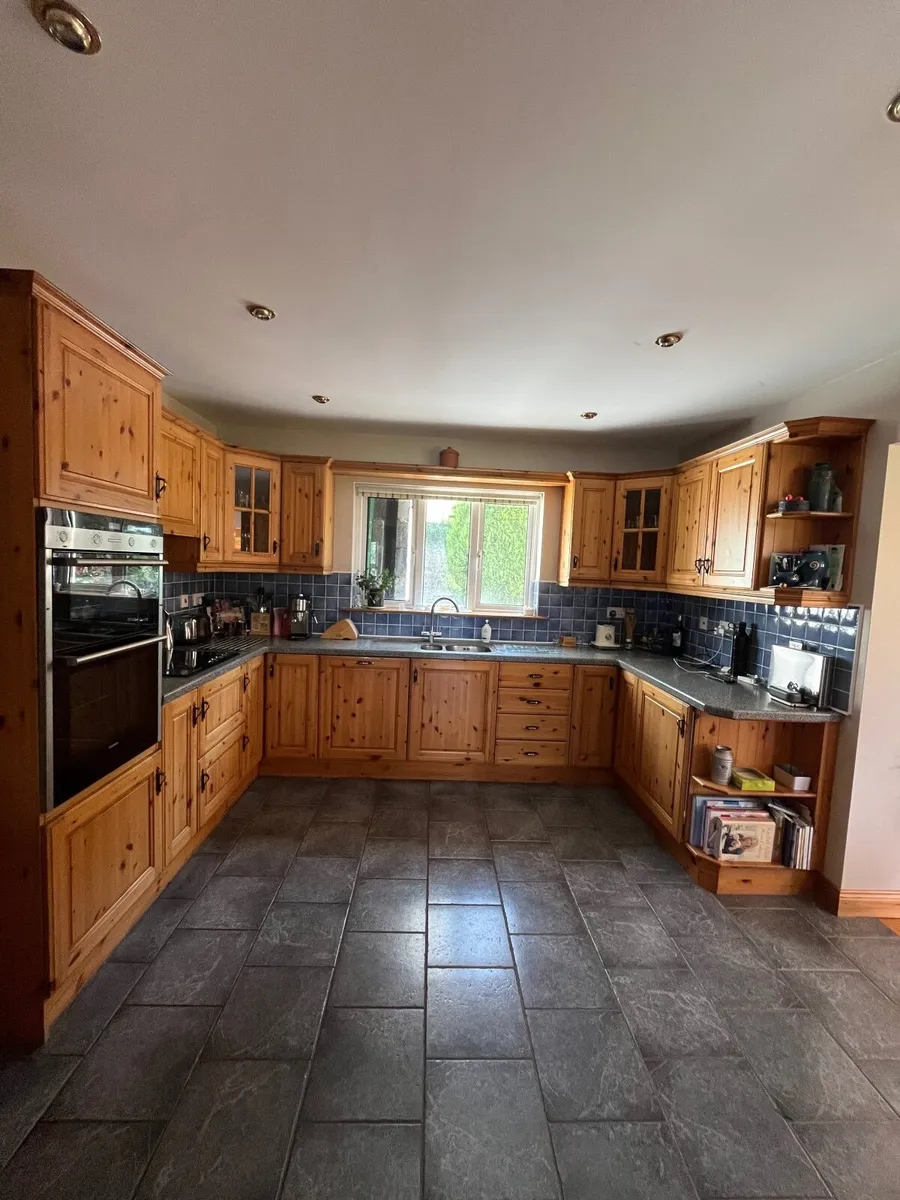 Kitchen Units - Image 1