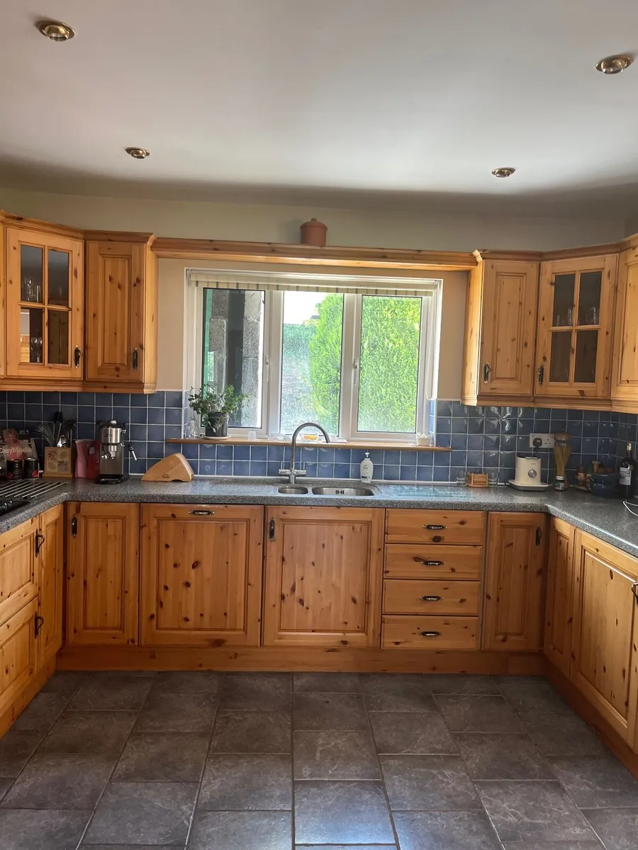 Kitchen Units - Image 2