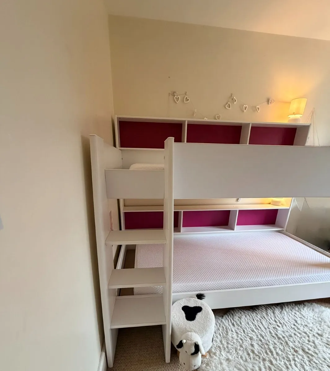 LEO white bunk bed with shelving - Image 2