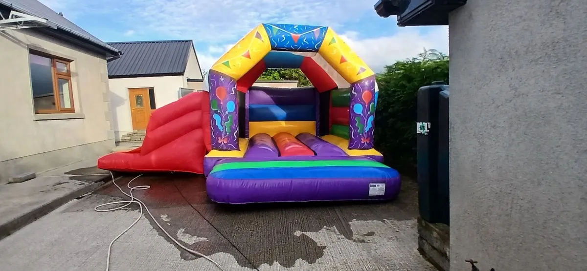 Bouncy castle - Image 1