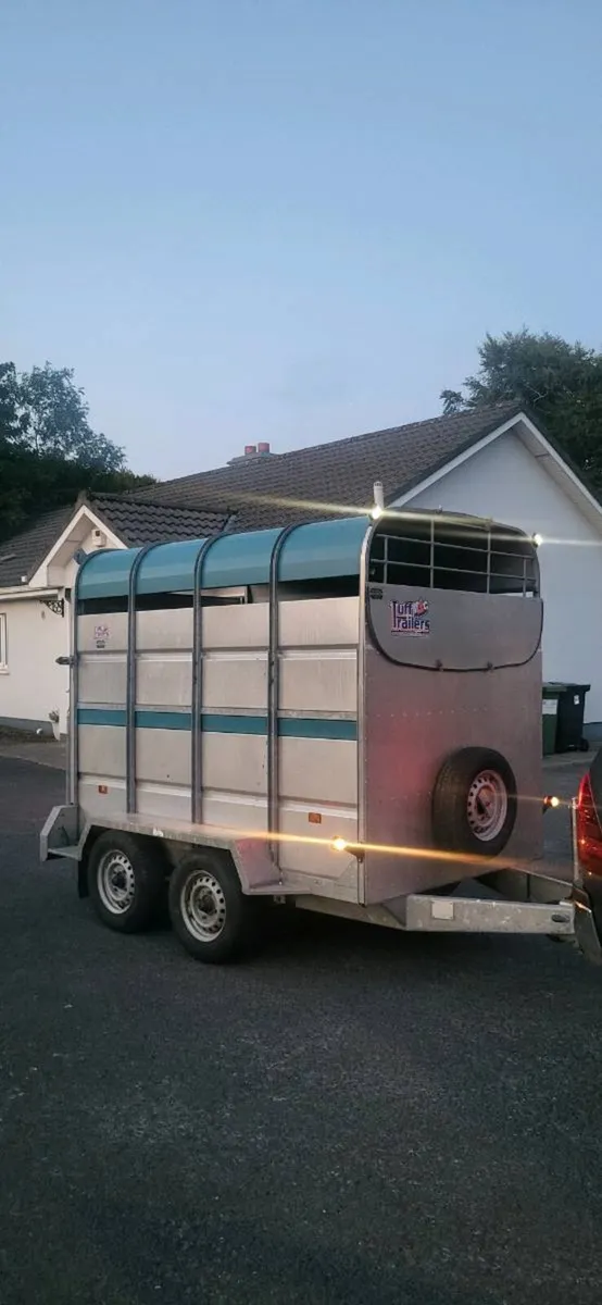 Cattle trailer. - Image 3
