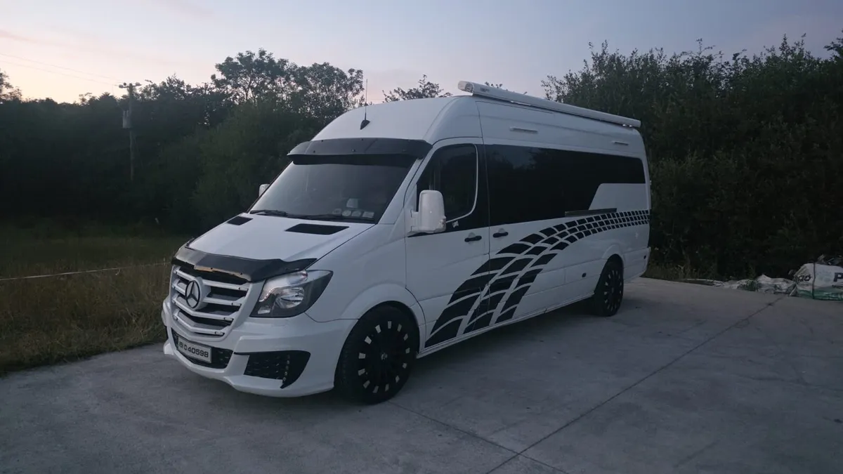 Mercedes Sprinter Race Camper - Image 1