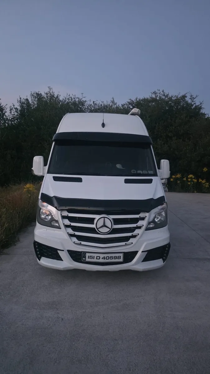 Mercedes Sprinter Race Camper - Image 3