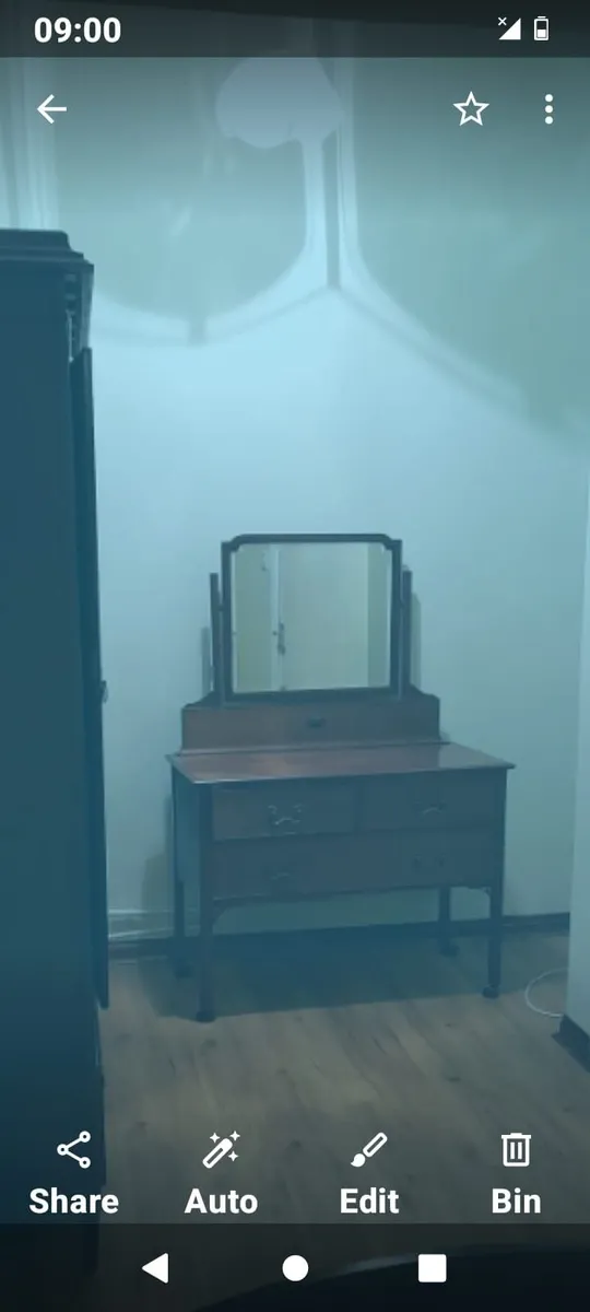 WARDROBES & DRESSING TABLE - Image 1